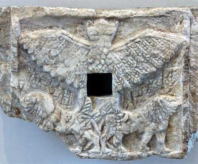 Relief representing the bird-god Anzu as a lion-headed eagle - Alabaster, Early Dynastic III (2550–2500 BC)