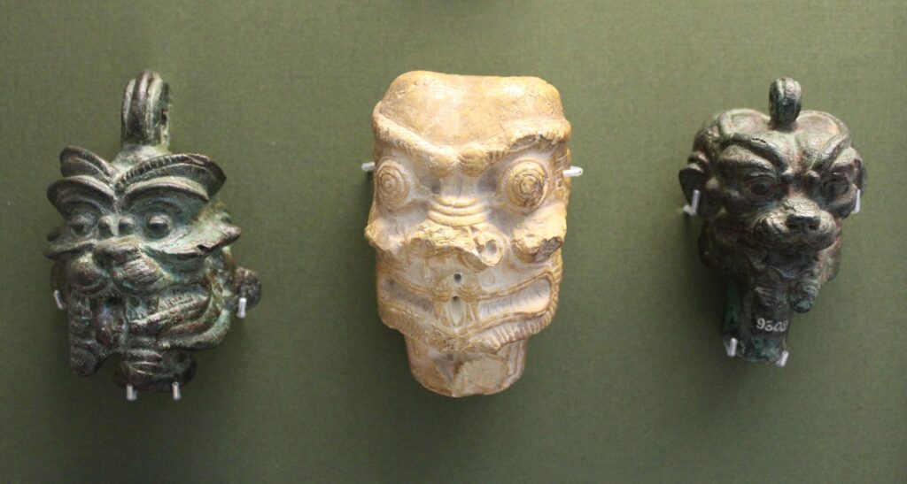 Pazuzu heads, aimed at protecting against the demoness Lamashtu. (CC BY-SA 4.0)