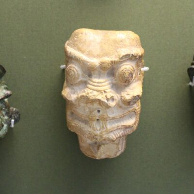 Pazuzu heads, aimed at protecting against the demoness Lamashtu. (CC BY-SA 4.0)